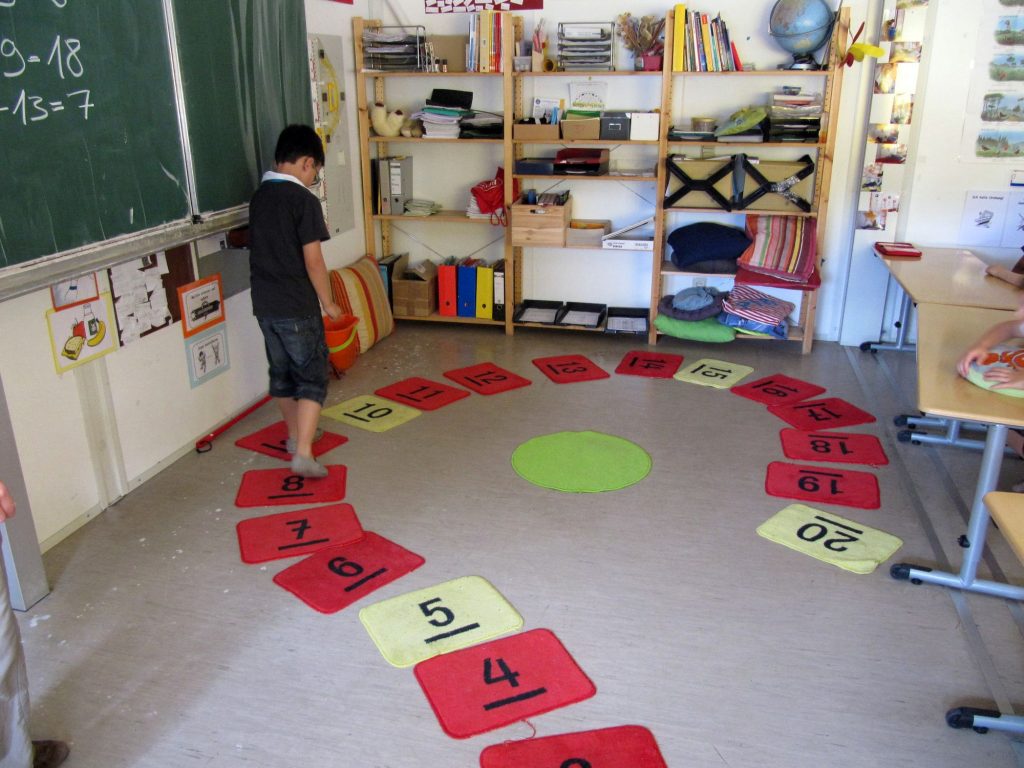 Mit Bewegung zu den Zahlen - Zahlenland Prof. Preiß